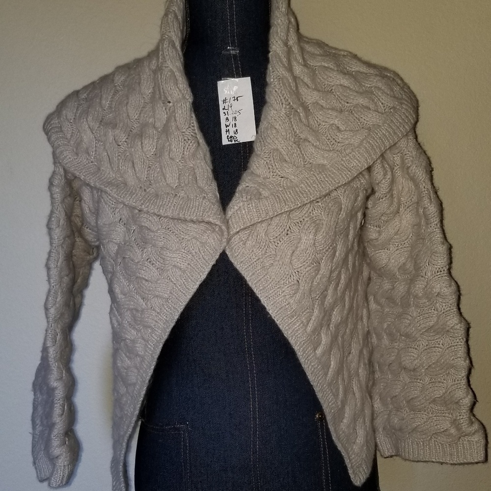 175  N w/o T XS Magasconi, grey wool, angora cardi